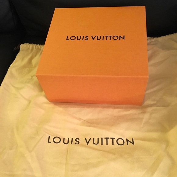 Designer boxes - Louis Vuitton, Gucci…hard cover box and dust bag(s) - Picture 3 of 4